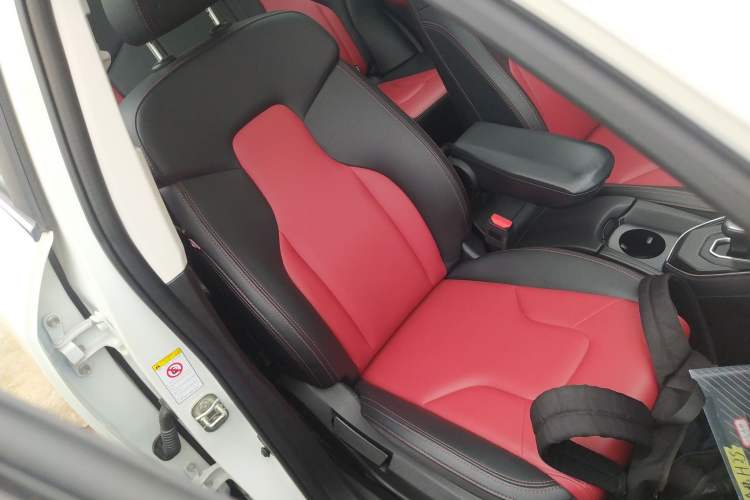 Used Haval H2s 2017 Red-Label 1.5T Dual-Clutch Luxury Model
