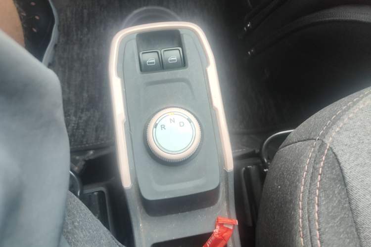 Used Chery QQ Ice Cream 2022 170km Sundae Phosphate Lithium-Ion