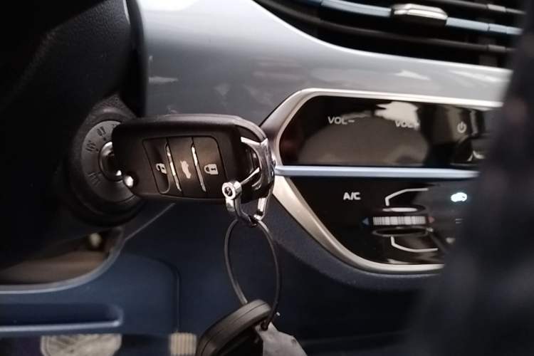 Used CHANGAN Benni E-Star 2022 Qingxin Edition Colorful Model Lithium Iron Phosphate
