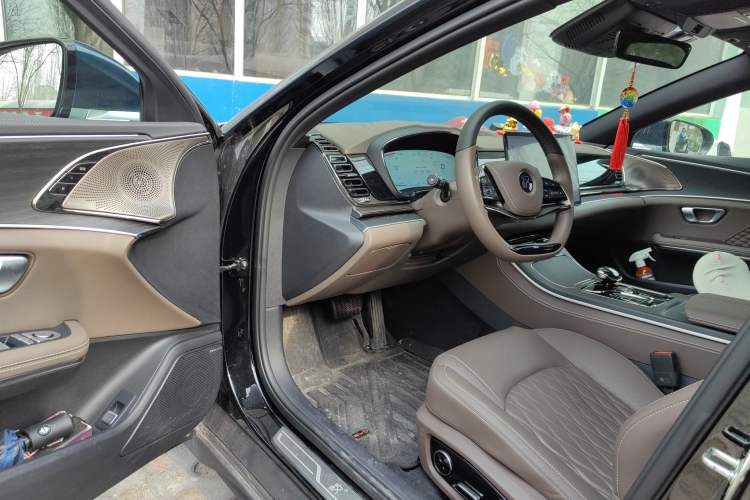 Used BYD Han 2023 DM-i Champion Edition 121KM Prestige Model
