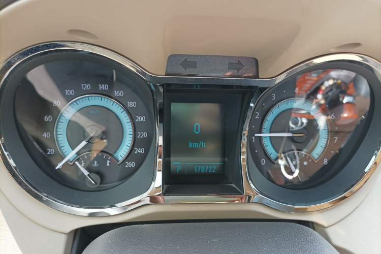 Used Buick LaCrosse 2011 2.4L SIDI Elegant Edition Instrument Cluster