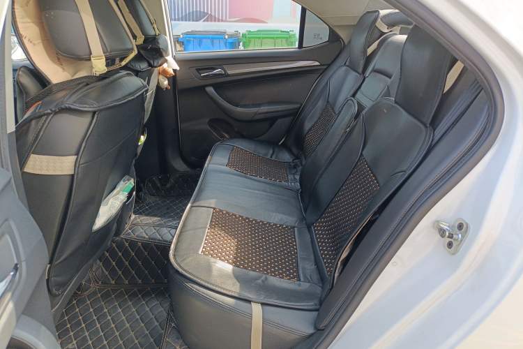 Used Roewe 360 2015 1.5L Manual Luxury Edition Left Rear Seat