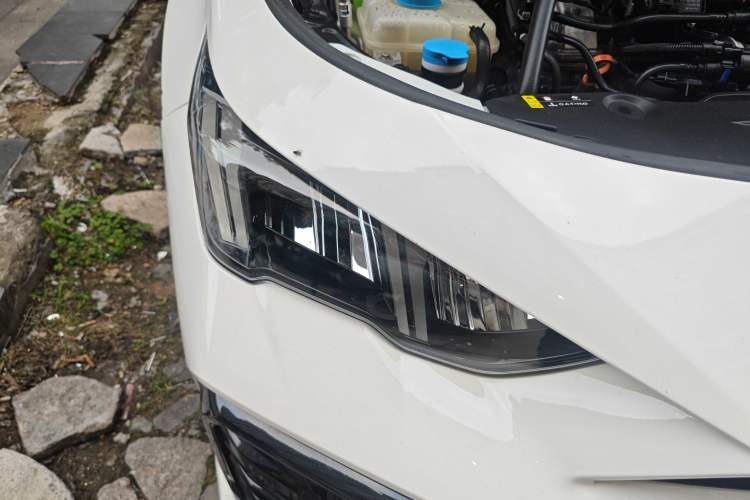 Used GAC Trumpchi EMPOW 2024 270T DCT Yingbao R-Style Edition Right Front Headlight