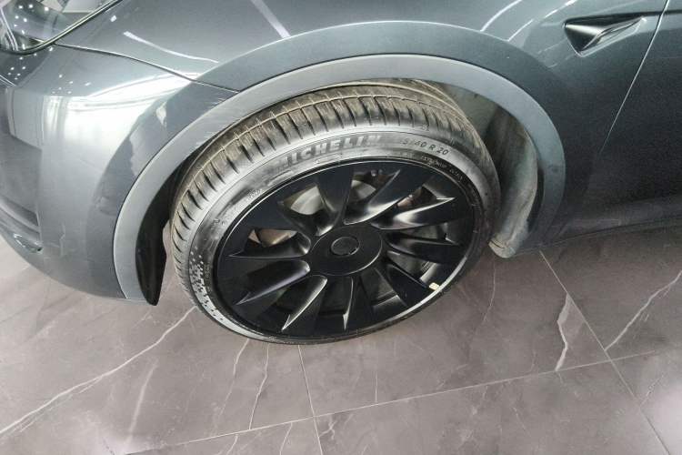 Used Tesla Model Y 2024 Rear-Wheel-Drive Version Left Front Wheel Hub