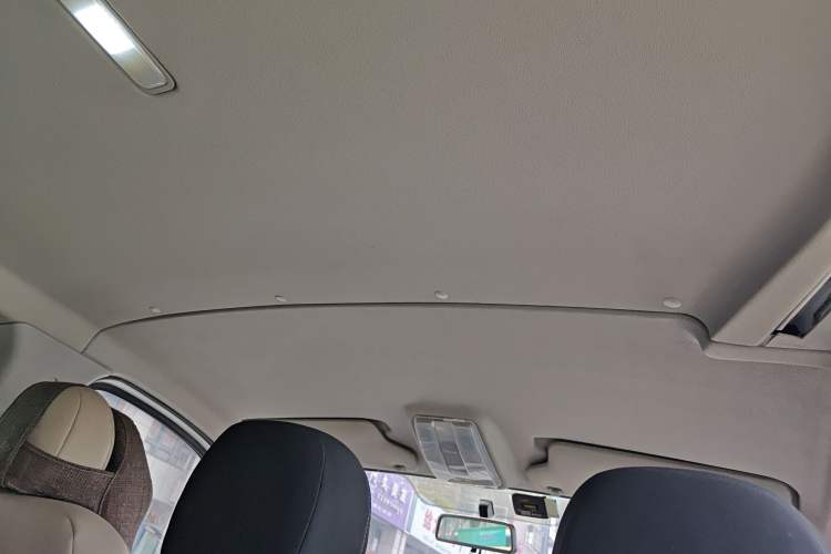 Used SAIC MAXUS Xintu V80 2019 2.0T Plus 6-Speed Manual – Aoyuntong Short Wheelbase Ultra-Low Roof 5/6-Seater