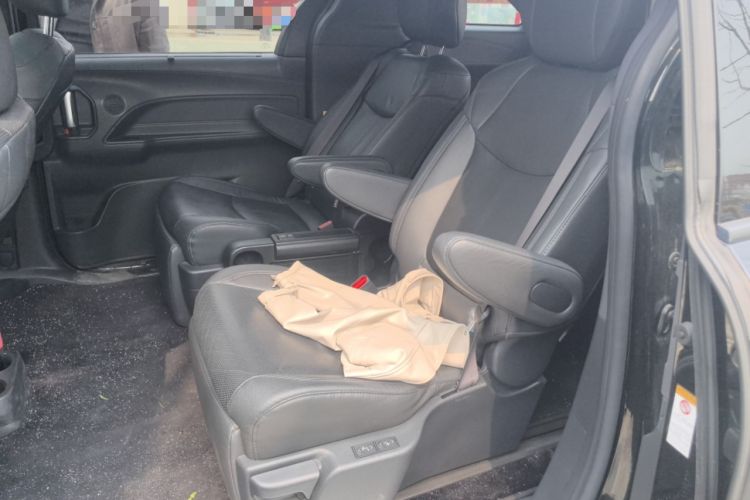 Used Toyota SIENNA 2021 2.5L Hybrid Ultimate Edition Left Rear Seat
