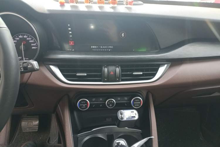 Used Alfa Romeo Stelvio 2017 2.0T 200HP Luxury Edition