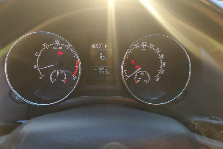 Used Skoda Yeti 2016 1.4TSI DSG Advanced Edition Instrument Cluster