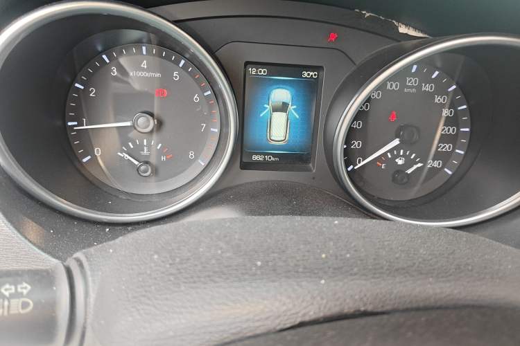 Used Haval H6 Coupe 2016 Blue Label 1.5T Manual Two-Wheel Drive Elite Model Odometer Close Up