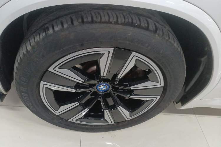 Used BMW iX3 2022 Updated Leading Version Exterior 4