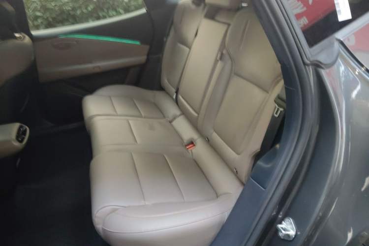 Used Lynk & Co Z10 2025 95 kWh 766 km Range Rear-Wheel Drive Max
