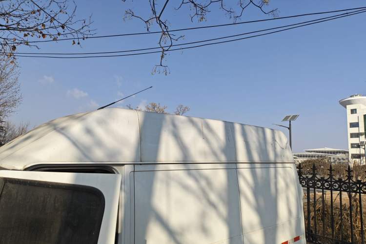 Used JMC Fushun 2022 2.0T Manual Van Short Wheelbase Mid-Height Roof 3-Seater