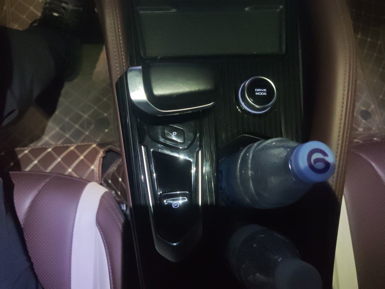 Geely Auto Monjaro L 2021 2.0TD DCT EVO Two-Wheel Drive Smart Luxury Version — снимка 14