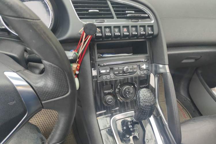 Used Peugeot 3008 2013 1.6THP Automatic Prestige Edition Audio And AC Panel