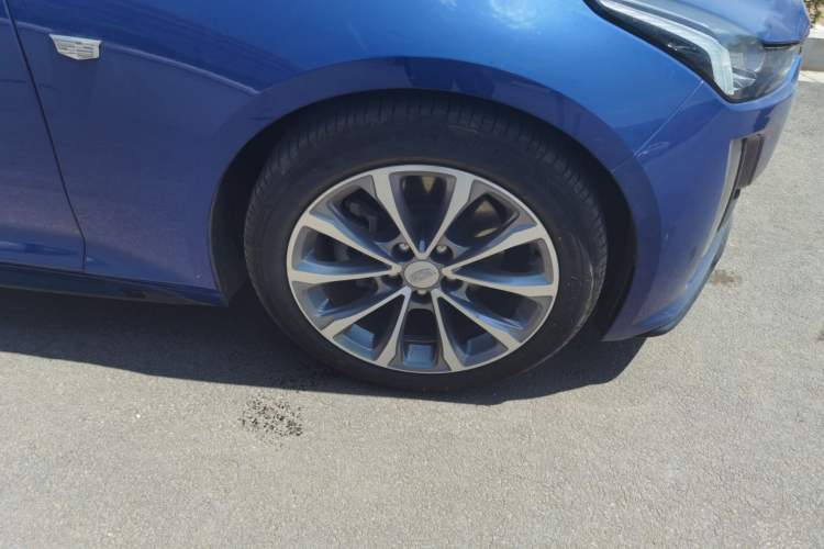 Used Cadillac CT5 2021 28T Advanced Sport Model Right Front Wheel Hub