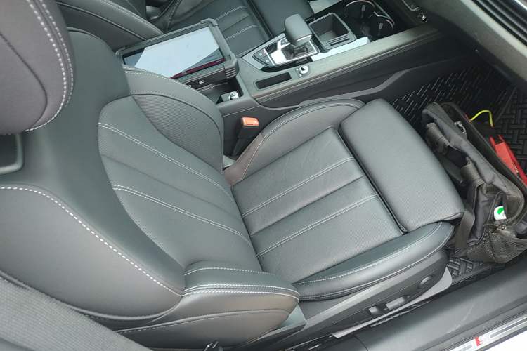 Used Audi A4L 2023 40 TFSI Luxury Dynamic Model Right Front Seat