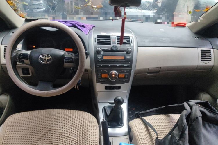 Used Toyota Corolla 2011 Commemorative Edition 1.6L Manual GL Center Console