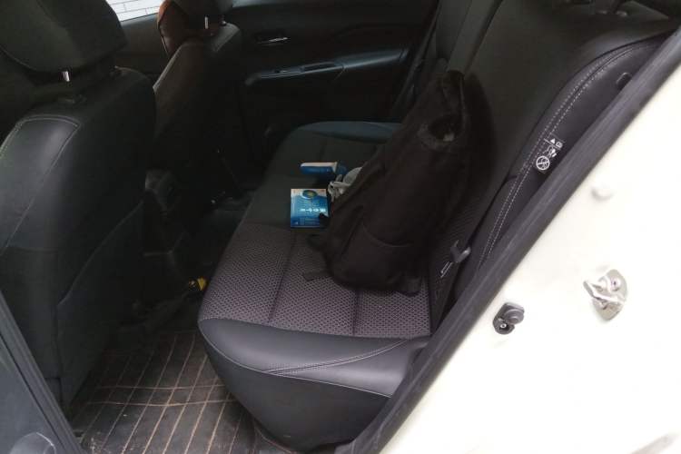 Used Nissan Kicks 2018 1.5L CVT Smart Connect Luxury Edition
