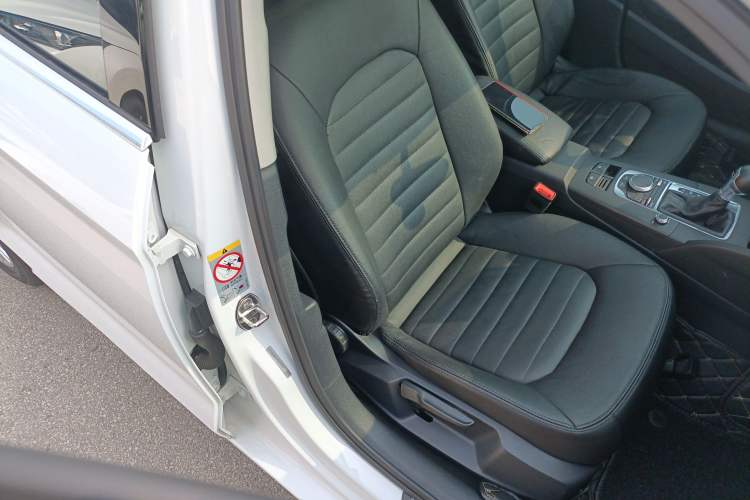 Used Audi A3 2015 Limousine 35 TFSI Millionth Anniversary Intelligent Leading Model
