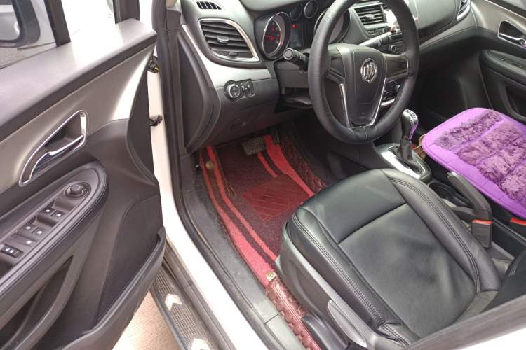 Used Buick Encore 2015 1.4T Automatic Two-Wheel Drive Urban Elite Version
