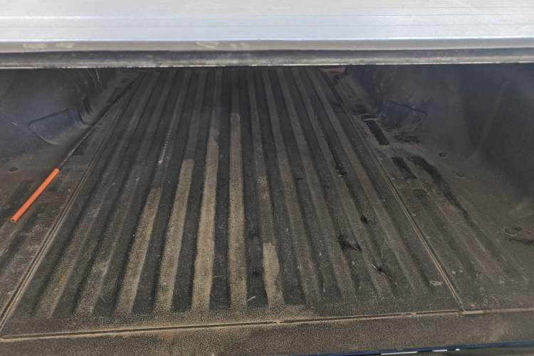 Used SAIC MAXUS T60 2017 2.0T Gasoline Automatic Two-Wheel Drive High-Ride Elite Standard Cabin
