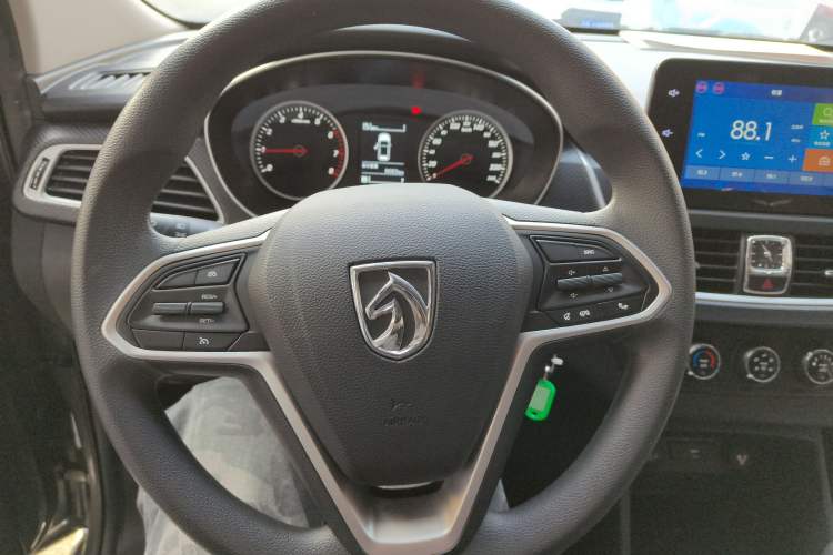 Used Baojun 730 2019 1.5T Manual Fashion Model 7-seater China VI