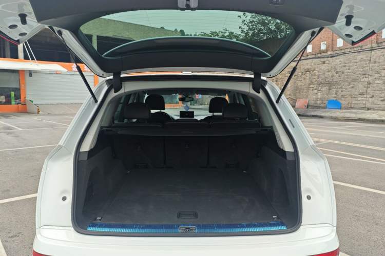 Used Audi Q7 2018 45 TFSI Technology Edition Trunk