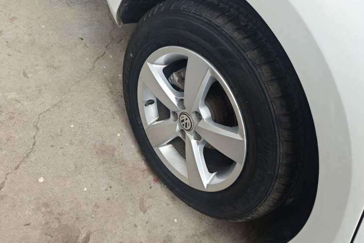 Used Volkswagen Lavida 2015 1.6L Automatic Fashion Edition
