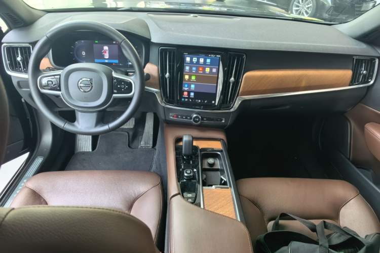 Used Volvo S90 2025 B5 Zhiyi Luxury Edition