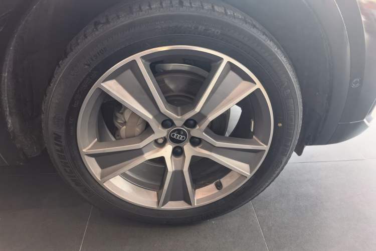 Used Audi Q5L 2022 Updated 45T Luxury Dynamic Version Right Front Wheel Hub