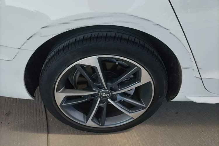 Used Audi A4L 2020 40 TFSI Fashionable and Elegant Model
