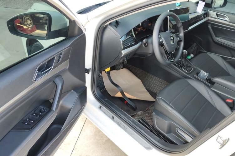 Used Volkswagen Lavida 2022 1.5L Automatic Comfort Edition
