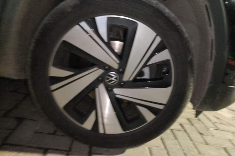 Used Volkswagen Teramont X 2023 380TSI Four-Wheel Drive Prestige Luxury Edition Right Front Wheel Hub