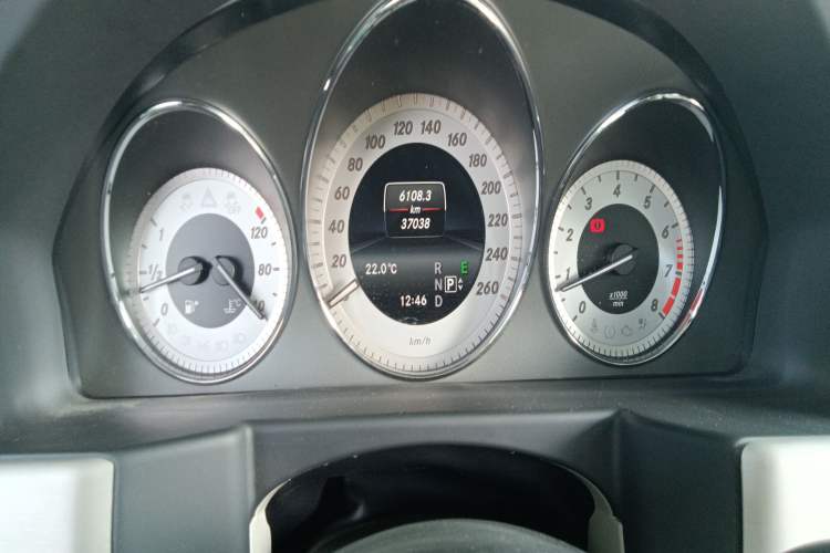 Used Mercedes-Benz GLK-Class 2013 GLK 300 4MATIC Dynamic Sunroof Model