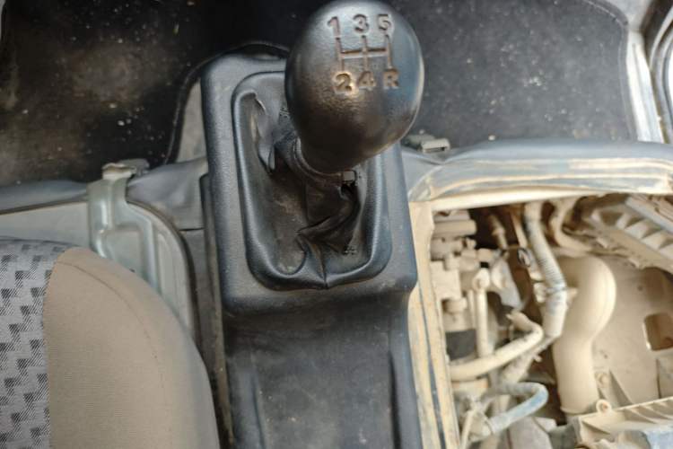 Used Wuling Zhiguang 2020 1.2L Practical Model China VI LSI Gear Lever