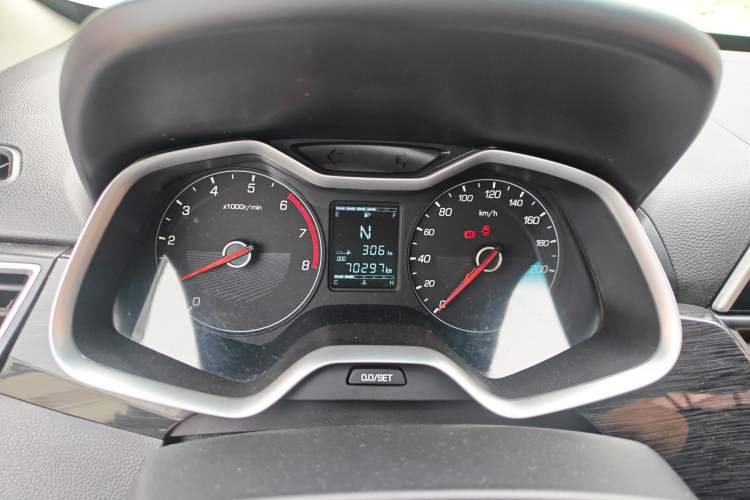 Used Baojun 310 2017 1.5L Automatic Fashion Model Instrument Cluster