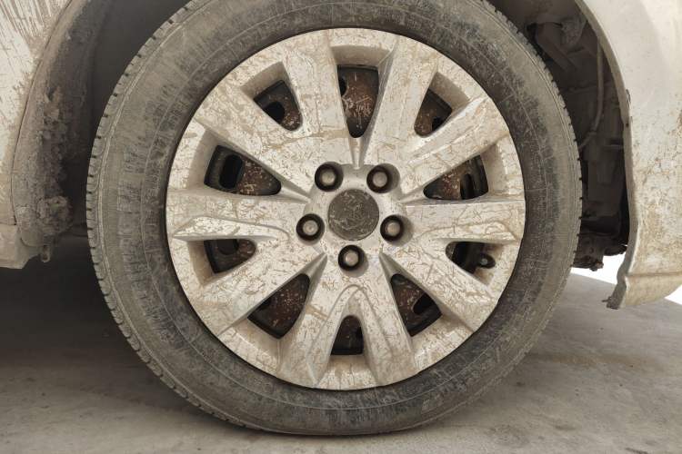 Used BYD M6 2013 2.0L Manual Comfort Edition