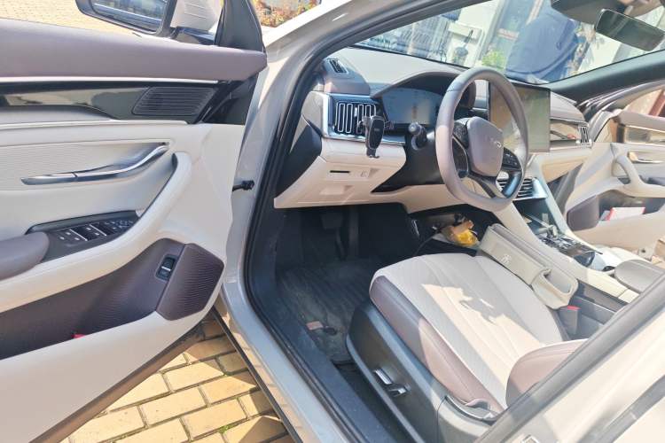 Used BYD Song PLUS New Energy 2025 EV 520km Premium Version