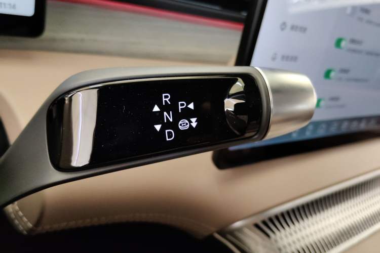 Used XPeng X9 2025 740 Ultra-Long Range Max
