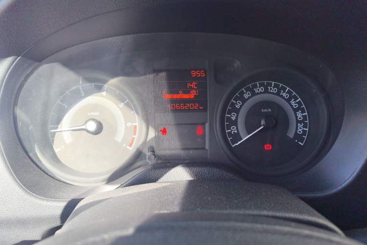 Used Peugeot 301 2014 1.6L Manual Comfort Edition
