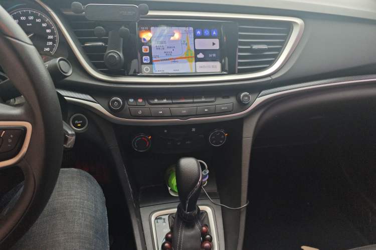 Used Buick GT 2021 Revised Version Flagship 1.5L Automatic Elite Edition Audio And AC Panel