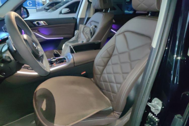 Used BMW X5 2023 xDrive 30Li Luxury M Sport Package
