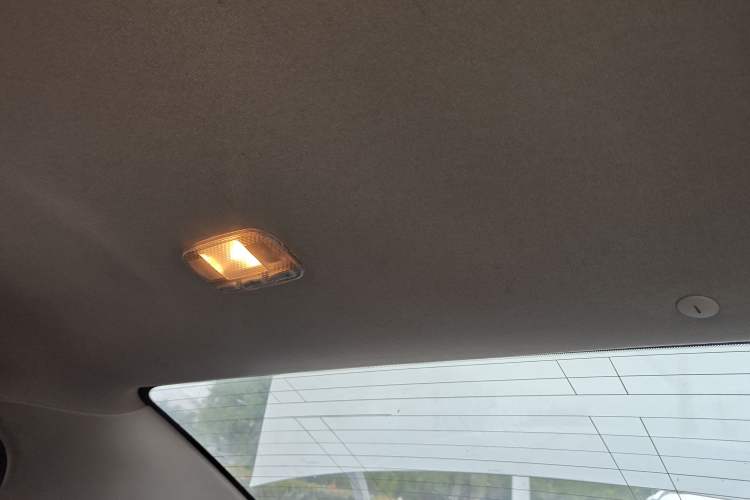 Used Peugeot 301 2014 1.6L Automatic Comfort Edition Headliner