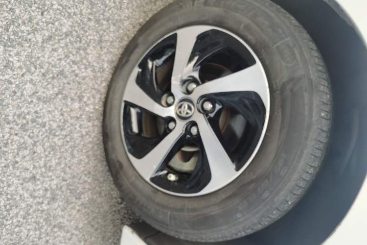 Used Toyota Levin 2017 Revised Dual-Engine 1.8H GS E-CVT Elite Sunroof Version China V Standard