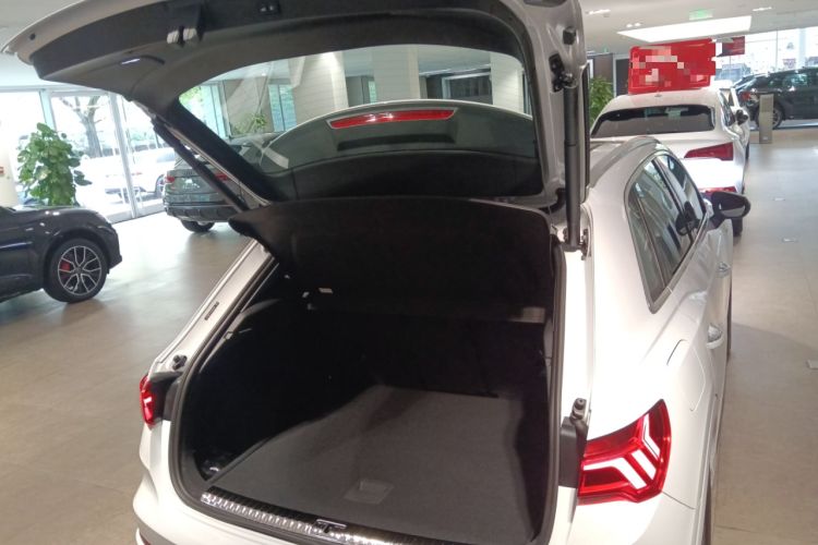 Used Audi Q3 2024 40 TFSI Fashion Dynamic Model
