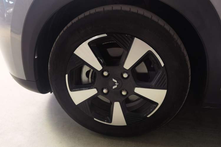 Used Wuling Bingo PLUS 2024 510 km Flagship Edition Four-Seater Version
