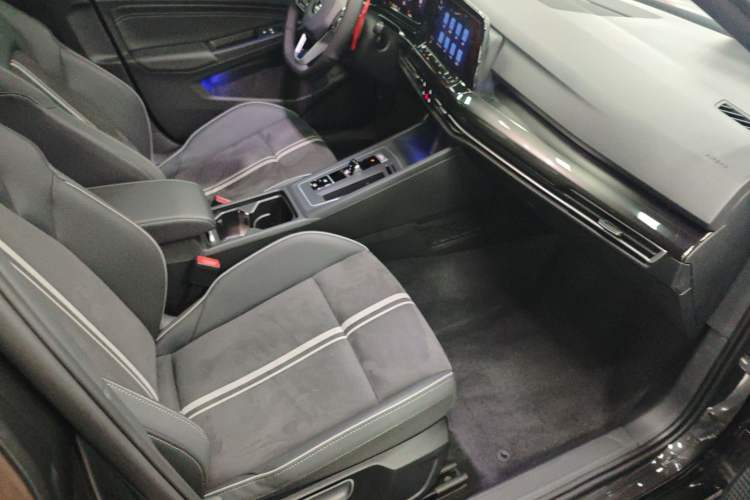 Used Volkswagen Golf 2023 Facelift 280TSI DSG R-Line Lite Right Front Seat