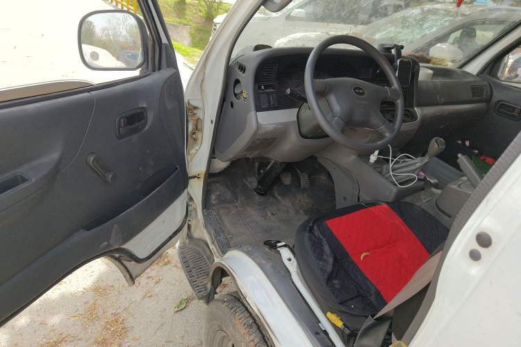 Used Jinbei Hiace 2020 2.0L Express King Series Deluxe Van Standard Roof China VI Emission Standard 1TZS
