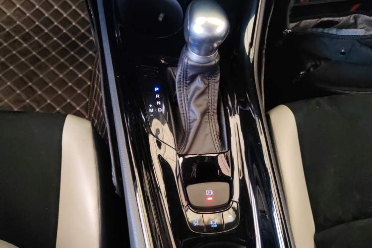 Used Toyota IZOA 2021 2.0L Yichi SPORT
