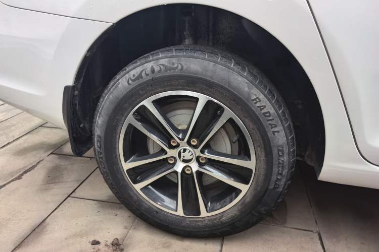 Used Skoda Rapid 2016 1.6L Automatic Front-Wheel Drive Model
